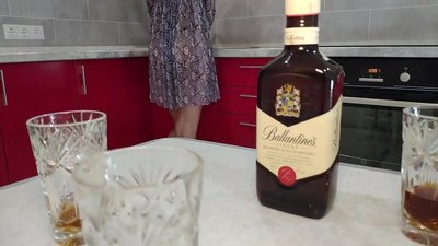 Seks met de dronken vrouw van een vriend. Ik hoop dat ik haar niet zwanger maak.